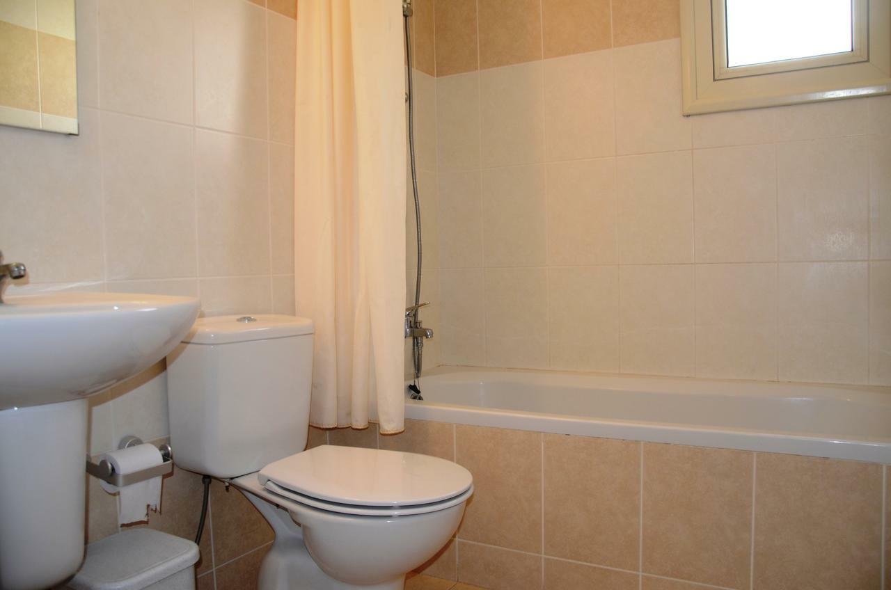 Top Floor, 2 Bedroom Apartment Vanessa D204, Free Wifi, Village View Peyia Room photo