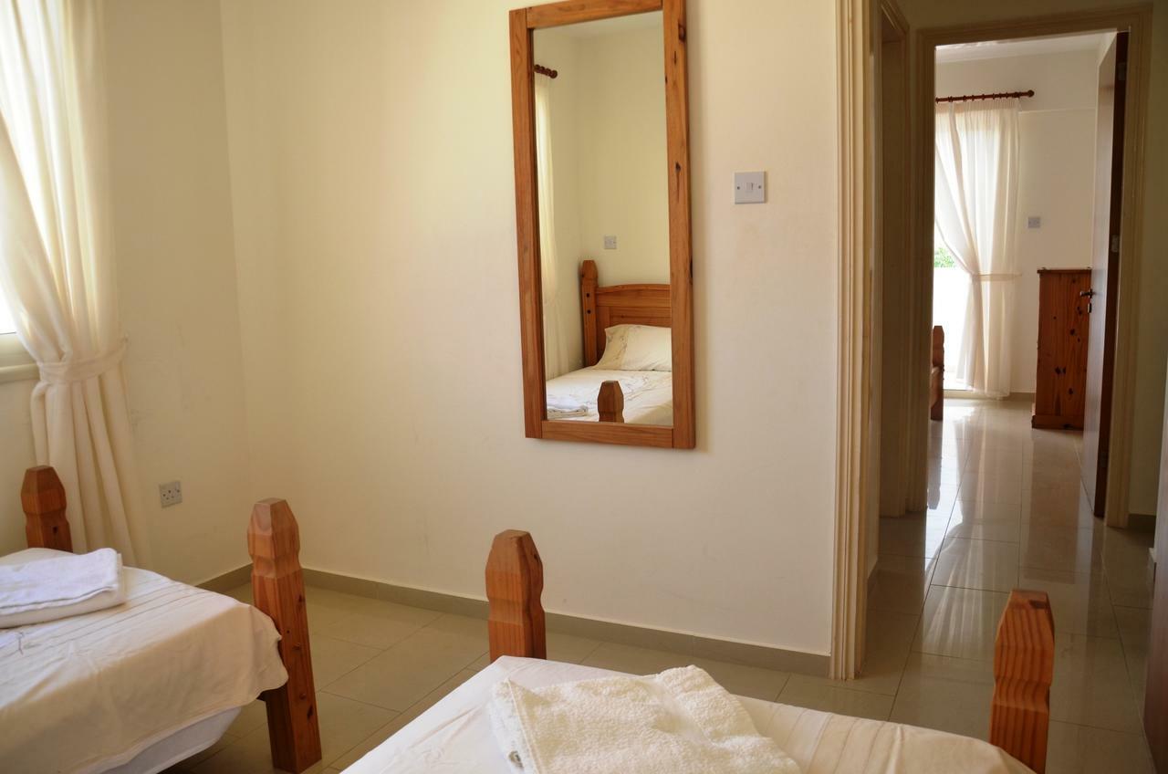 Top Floor, 2 Bedroom Apartment Vanessa D204, Free Wifi, Village View Peyia Room photo