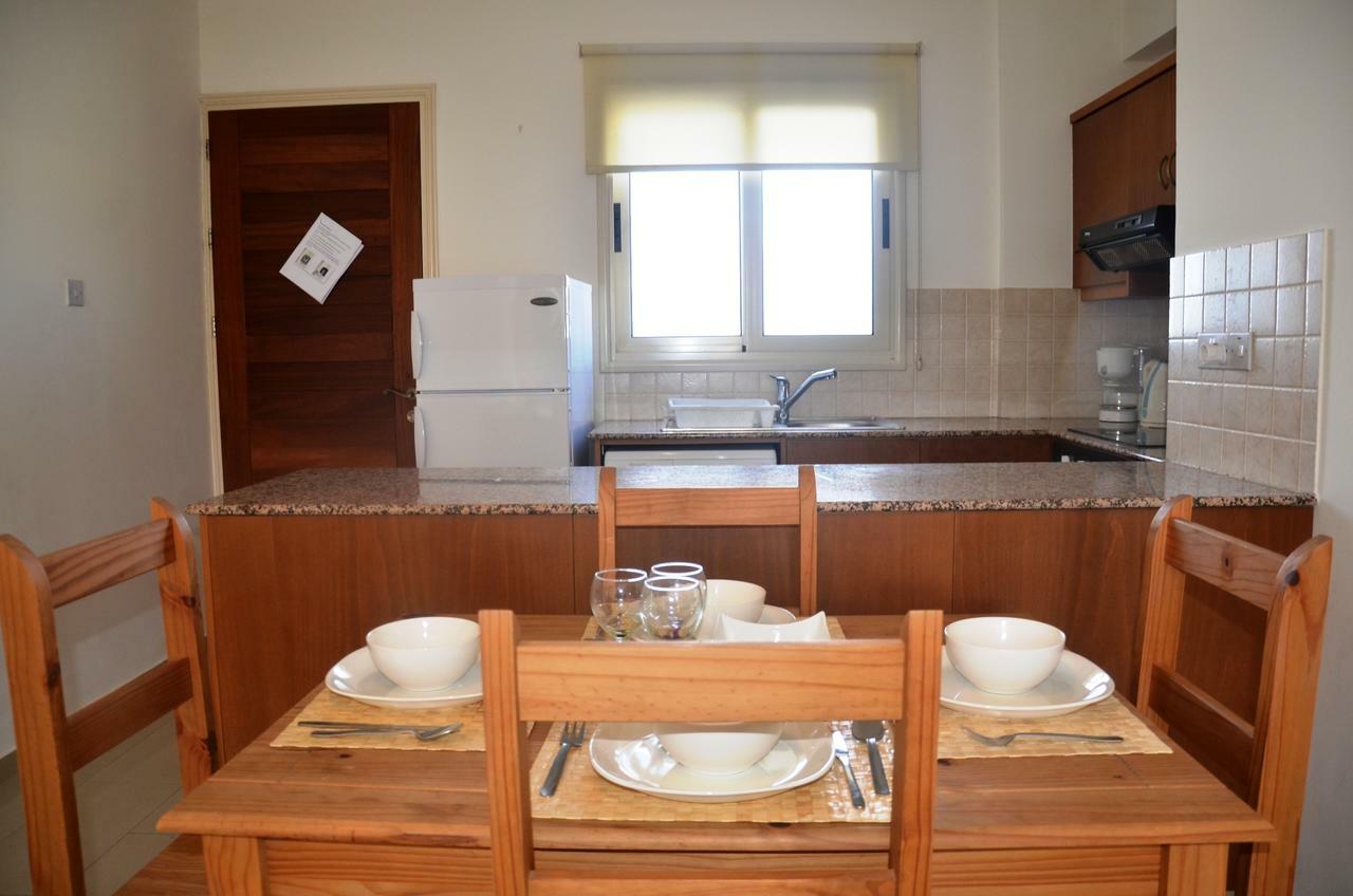 Top Floor, 2 Bedroom Apartment Vanessa D204, Free Wifi, Village View Peyia Room photo
